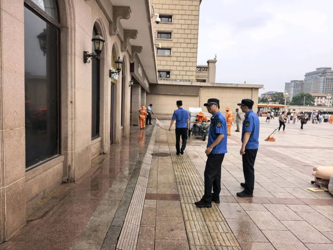 防汛进行时 北京市重点站区全力应对强降雨天气