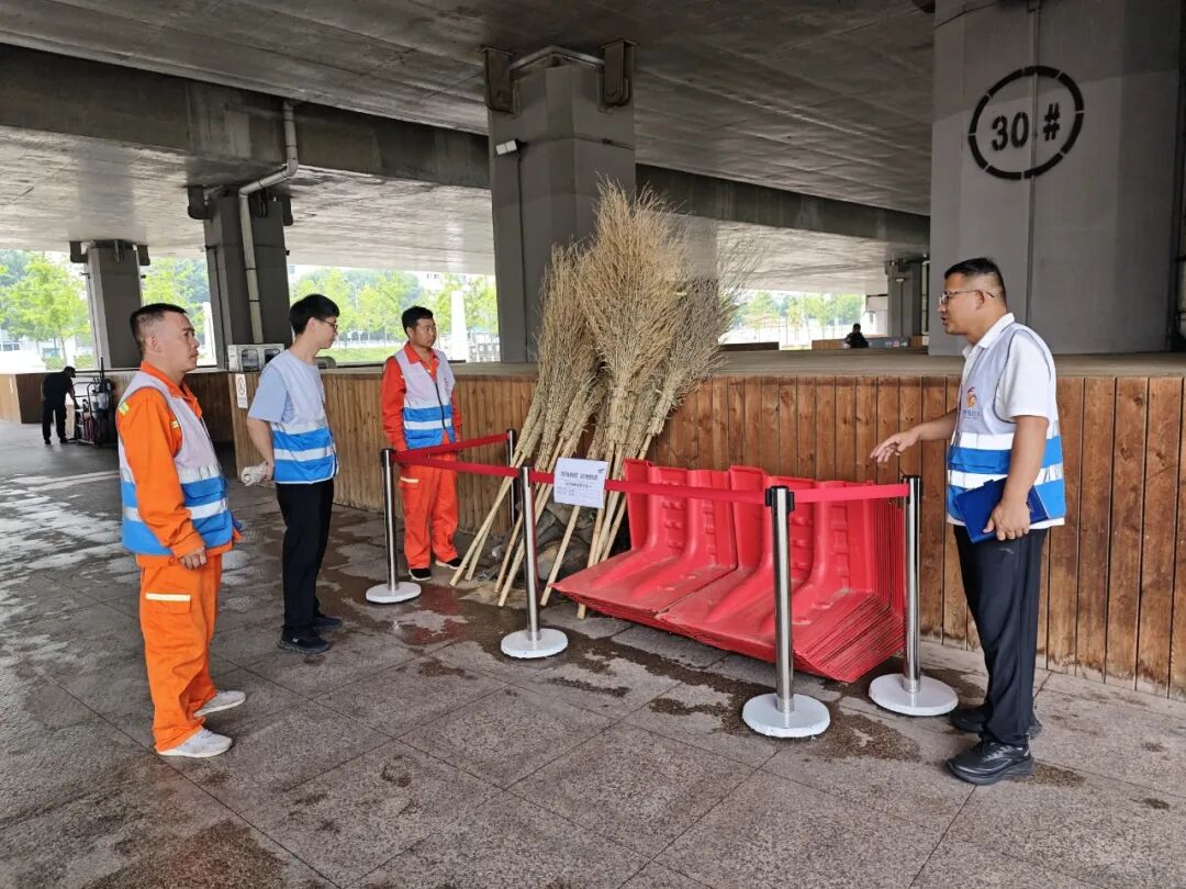 防汛进行时 北京市重点站区全力应对强降雨天气